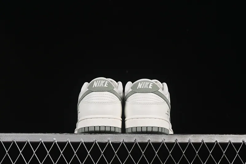 All Categories Nk SB Dunk Series Nk SB Dunk Low Low-top sneakers Nike SB Dunk Low Born Free Anniversary high-end customization Low-top casual sneakers WG0406-021